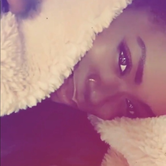 Meet your Posher, Tavia - Picture 2 of 2